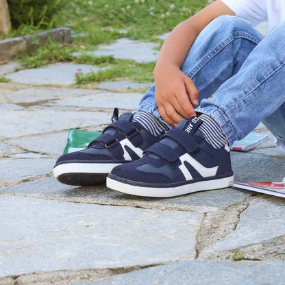 Sneakers bambino con doppio strappo